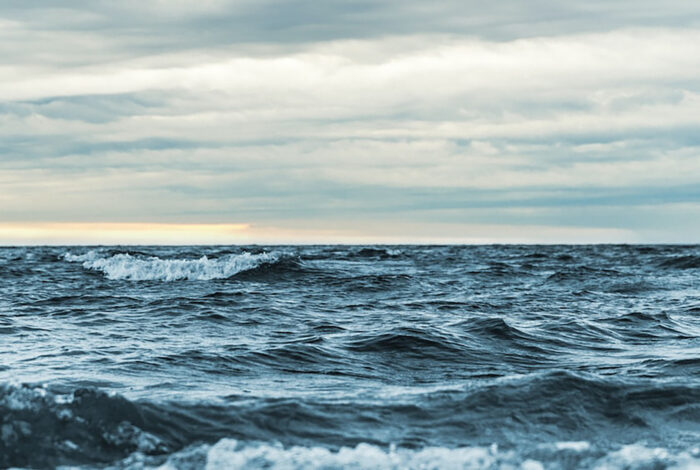 photo of ocean and hotizon