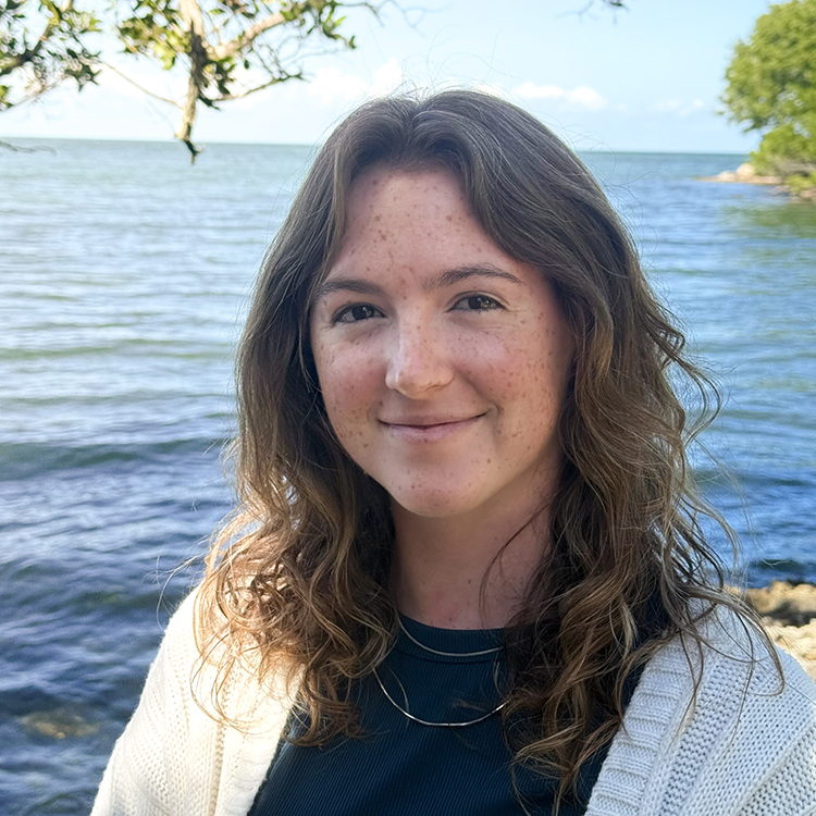headshot of mackenzie magyar